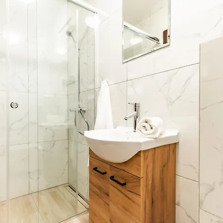Apartament Reveliqa2 - Goscinne I *