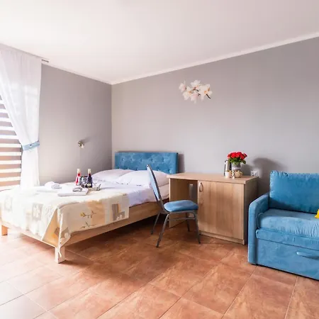 Reveliqa2 - Goscinne I Apartamento Pobierowo