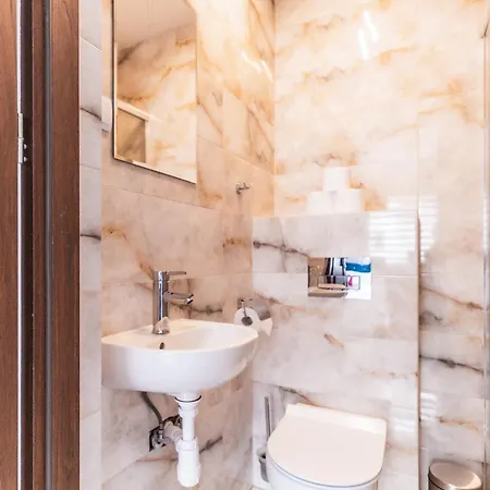 Reveliqa2 - Goscinne I 아파트 포비에로보