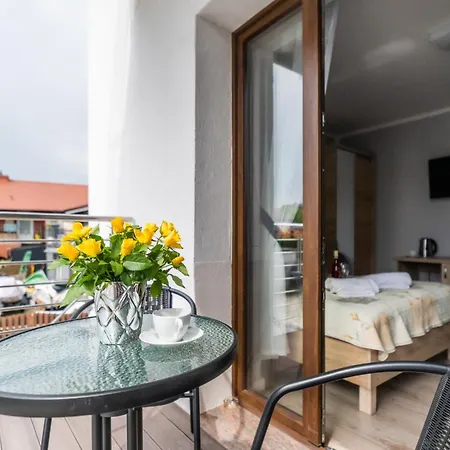 Reveliqa2 - Goscinne I