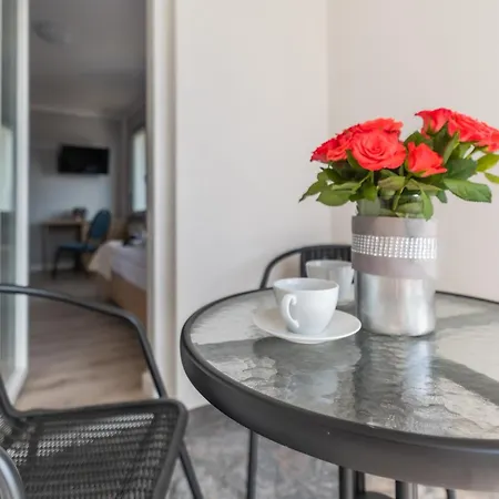 Reveliqa2 - Goscinne I