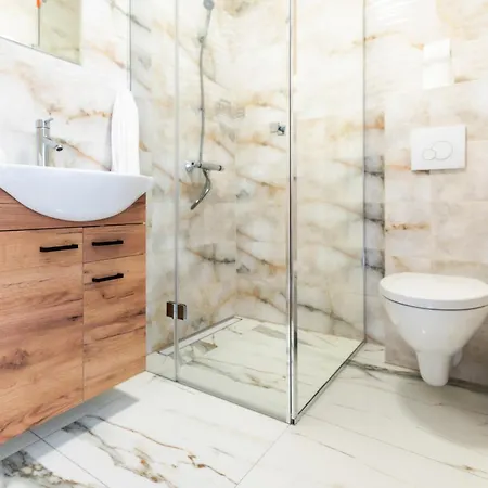 Reveliqa2 - Goscinne I Apartamento