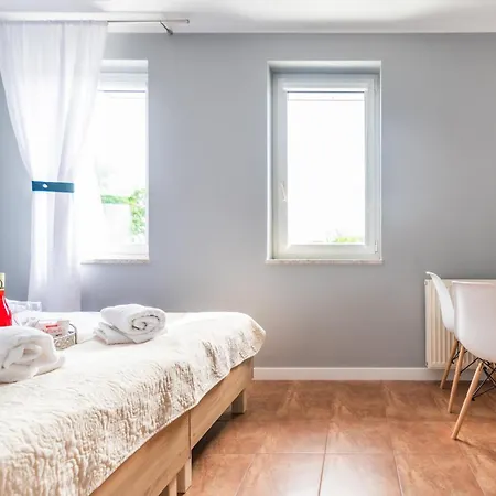 Reveliqa2 - Goscinne I