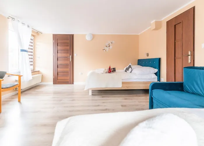 Reveliqa2 - Goscinne I Lejlighed *