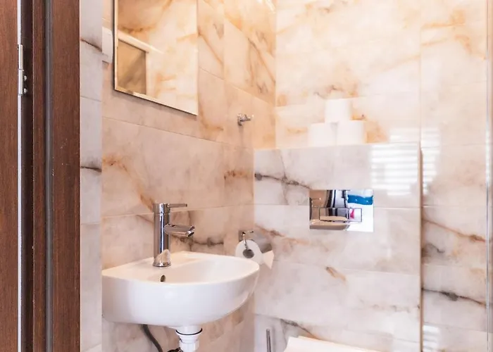 Reveliqa2 - Goscinne I Lejlighed Pobierowo