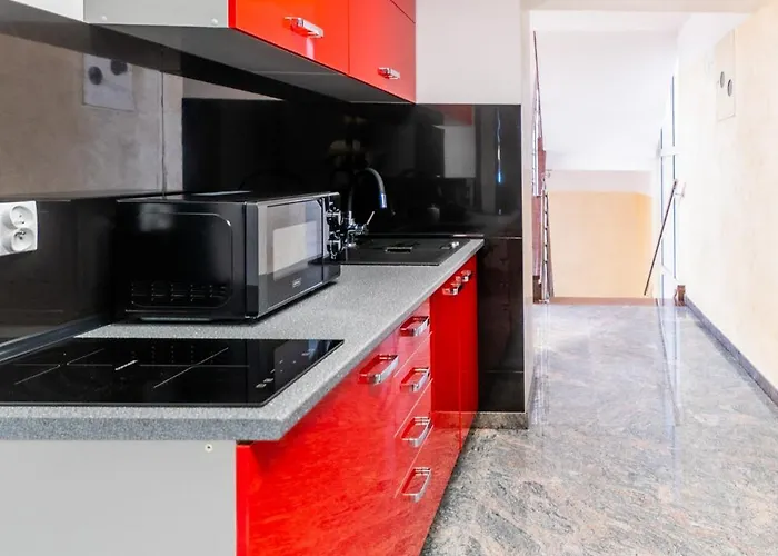 Reveliqa2 - Goscinne I Lejlighed Pobierowo