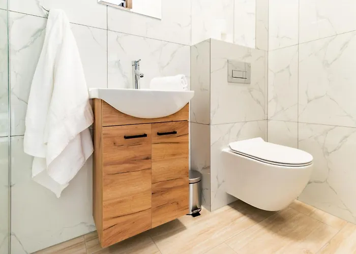 Reveliqa2 - Goscinne I Lejlighed *