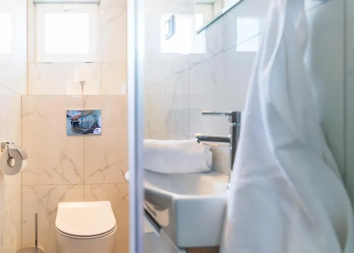 Reveliqa2 - Goscinne I *